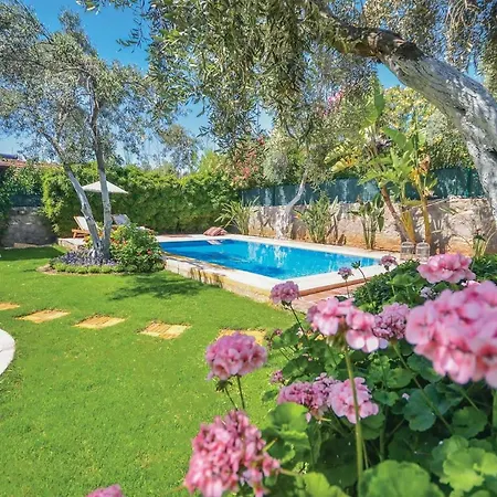 Sleeps 4 Pool Air Con Wifi T801670 Bitez